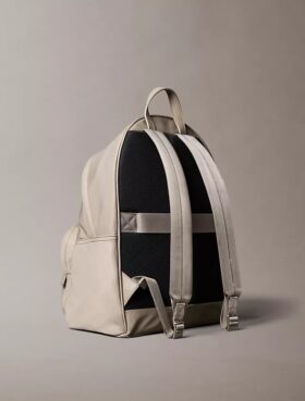 Rucsac din nailon mat