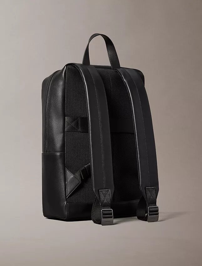 Rucsac subțire cu logo emblematic Rucsac subțire cu logo emblematic