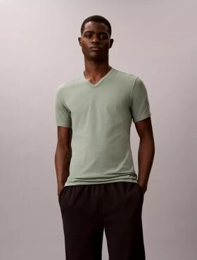 Set de 3 tricouri slim fit cu guler în V din amestec de Cotton Stretch Set de 3 tricouri slim fit cu guler în V din amestec de Cotton Stretch