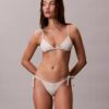 Slip de bikini cu legături laterale, în culori uni pentru părți inferioare