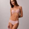 Sutien Attraction cu căptușeală ușoară și acoperire perfectă Sutien Attraction cu căptușeală ușoară și acoperire perfectă