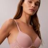 Sutien Attraction cu căptușeală ușoară și acoperire perfectă Sutien Attraction cu căptușeală ușoară și acoperire perfectă