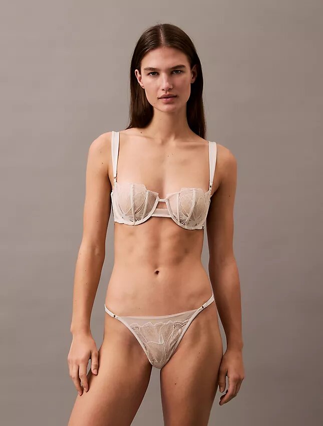 Sutien balconet Unlined din dantelă florală neagră CK Black Sutien balconet Unlined din dantelă florală neagră CK Black