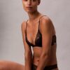 Sutien decoltat CK Black Floral Lace, ușor căptușit Sutien decoltat CK Black Floral Lace, ușor căptușit