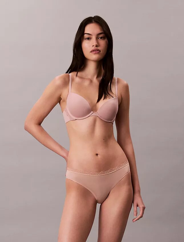 Sutien Push-Up cu decolteu adânc Sutien Push-Up cu decolteu adânc