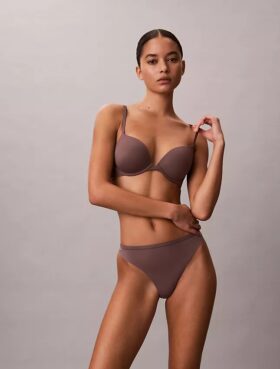 Sutien Push-Up cu decolteu adânc, care se potrivește perfect