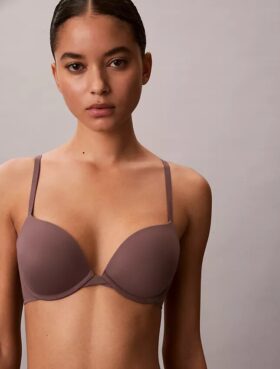 Sutien Push-Up cu decolteu adânc, care se potrivește perfect
