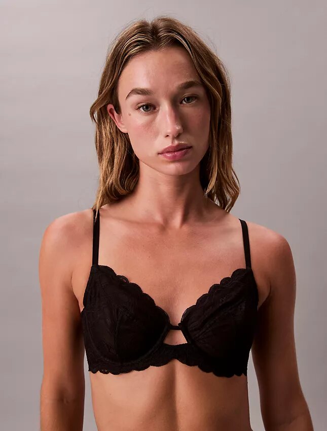 Sutien senzual din dantelă elastică, Unlined, cu acoperire completă Sutien senzual din dantelă elastică, Unlined, cu acoperire completă
