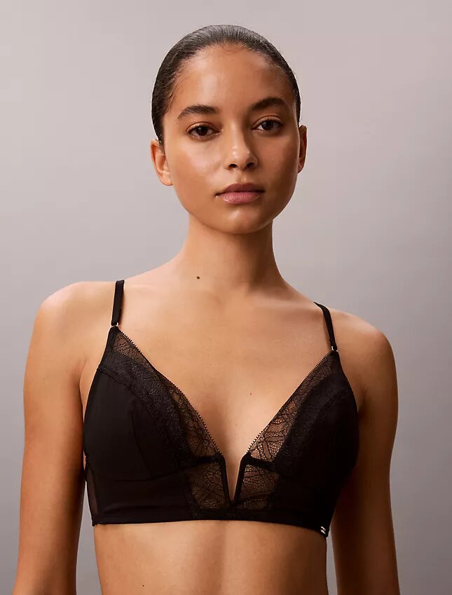 Sutien triunghiular CK Black Geo Lace, ușor căptușit Sutien triunghiular CK Black Geo Lace, ușor căptușit