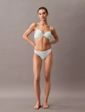 Thong cu potrivire perfectă