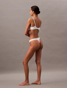 Thong cu potrivire perfectă