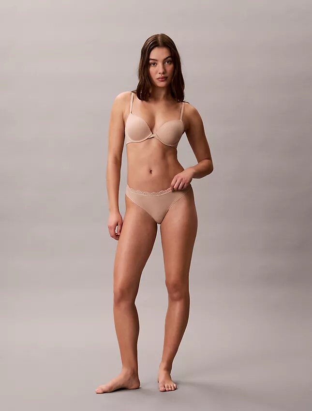Thong din microfibră elastică cu dantelă Thong din microfibră elastică cu dantelă