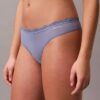 Thong din microfibră elastică cu dantelă, pachet de 3 Thong din microfibră elastică cu dantelă, pachet de 3