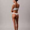 Thong flexibilă lipită Thong flexibilă lipită