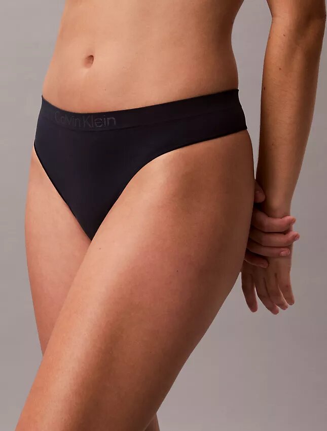Thong flexibilă lipită Thong flexibilă lipită