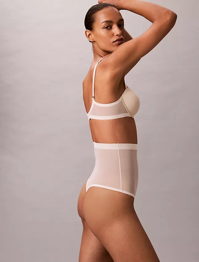 Thong minimalistă din plasă cu talie înaltă Thong minimalistă din plasă cu talie înaltă