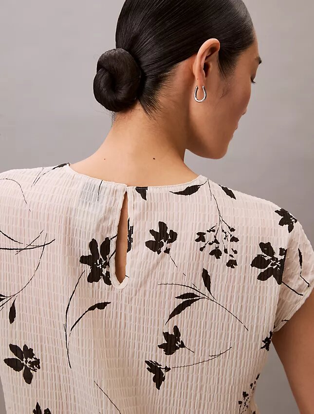 Top cu imprimeu floral și smocuri Top cu imprimeu floral și smocuri
