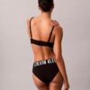 Top de bikini triunghiular Intense Power Swim