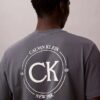 Tricou clasic cu grafică circulară cu logo Tricou clasic cu grafică circulară cu logo