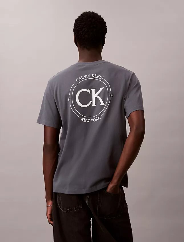 Tricou clasic cu grafică circulară cu logo Tricou clasic cu grafică circulară cu logo