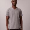Tricou clasic cu guler în V Liquid Touch
