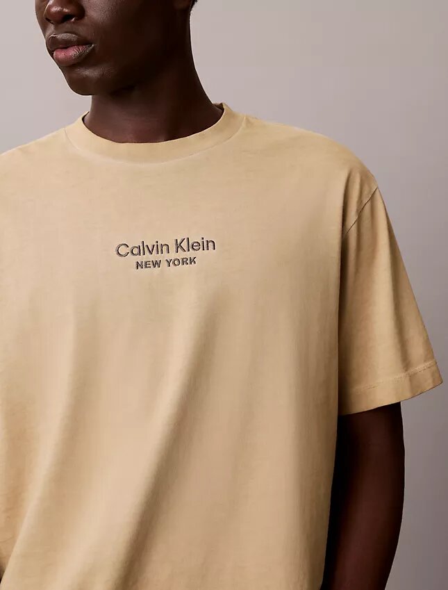 Tricou clasic cu guler rotund și logo decolorat Tricou clasic cu guler rotund și logo decolorat