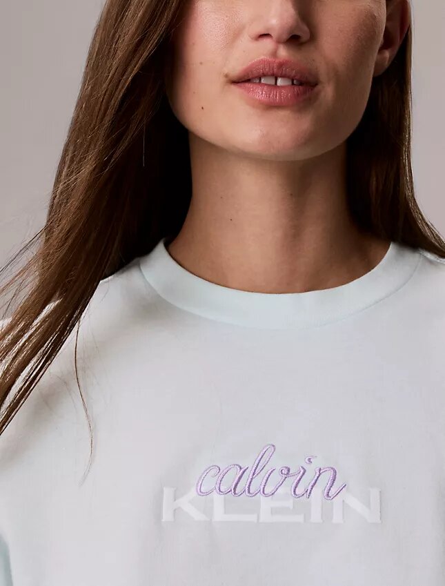 Tricou clasic cu imprimeu grafic cu logo suprapus Tricou clasic cu imprimeu grafic cu logo suprapus