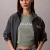 Tricou clasic cu logo grafic îndrăzneț Tricou clasic cu logo grafic îndrăzneț