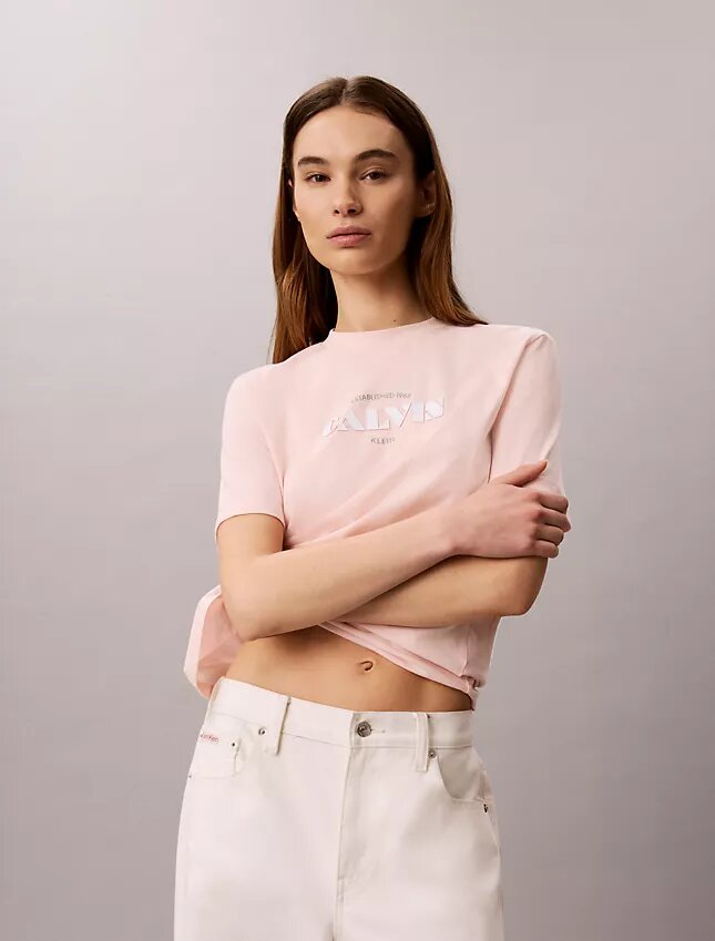 Tricou clasic cu logo grafic îndrăzneț Tricou clasic cu logo grafic îndrăzneț