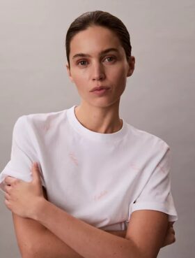 Tricou clasic cu logo tip scris pe toată suprafața