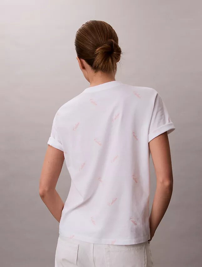 Tricou clasic cu logo tip scris pe toată suprafața Tricou clasic cu logo tip scris pe toată suprafața