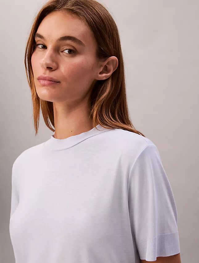Tricou cu guler înalt din tricot fin Tricou cu guler înalt din tricot fin
