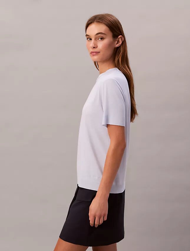 Tricou cu guler înalt din tricot fin Tricou cu guler înalt din tricot fin