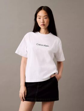 Tricou cu guler rotund, croială dreaptă și logo standard