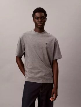 Tricou cu guler rotund, croială lejeră, cu logo din arhivă