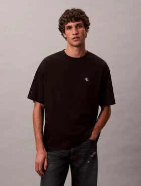 Tricou cu guler rotund, croială lejeră, cu logo din arhivă