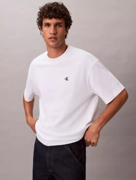 Tricou cu guler rotund, croială lejeră, cu logo din arhivă