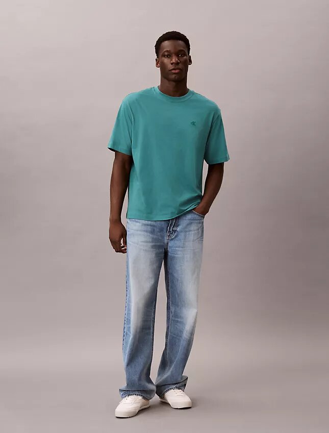 Tricou cu guler rotund, croială lejeră, cu logo din arhivă Tricou cu guler rotund, croială lejeră, cu logo din arhivă