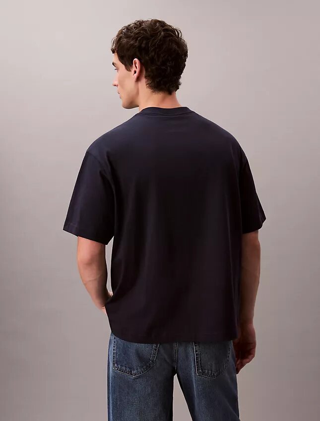Tricou cu guler rotund, croială lejeră, cu logo din arhivă Tricou cu guler rotund, croială lejeră, cu logo din arhivă