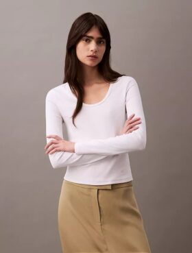 Tricou din bumbac cu guler în U și nervuri