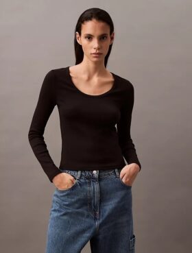 Tricou din bumbac cu guler în U și nervuri