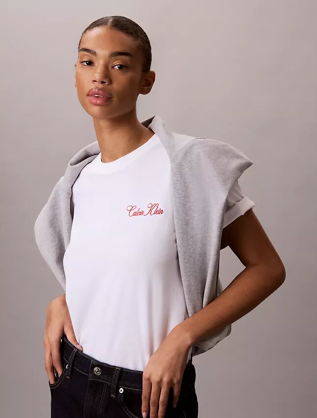 Tricou drept cu imprimeu grafic Calvin Klein în stil cursiv Tricou drept cu imprimeu grafic Calvin Klein în stil cursiv