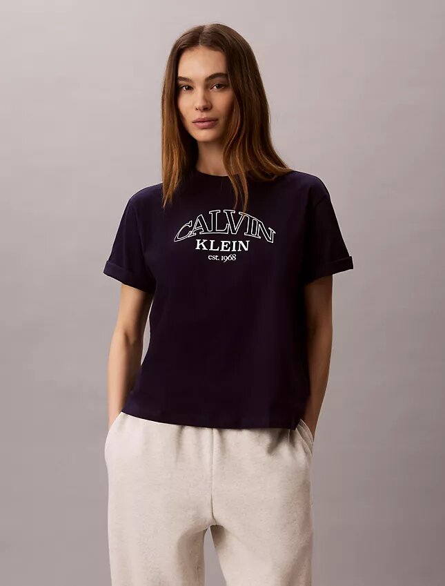 Tricou drept cu logo arhitectural Tricou drept cu logo arhitectural