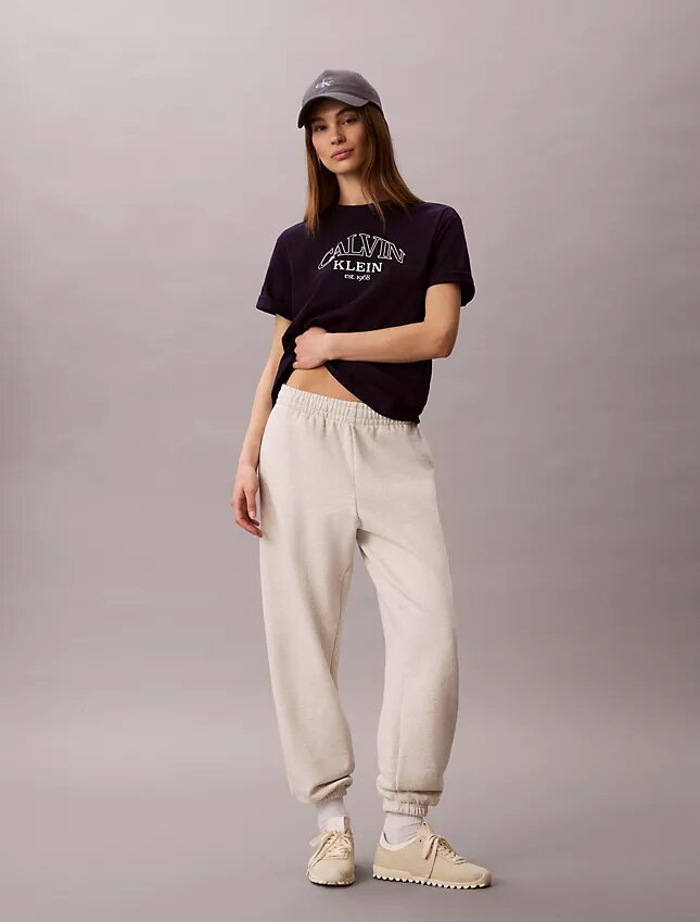 Tricou drept cu logo arhitectural Tricou drept cu logo arhitectural