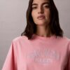 Tricou drept cu logo arhitectural Tricou drept cu logo arhitectural