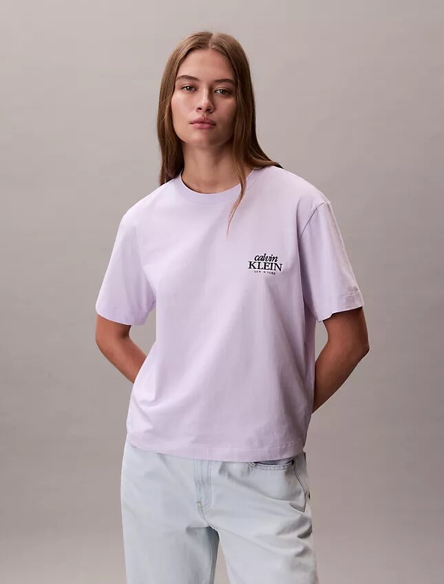 Tricou drept cu logo brodat Tricou drept cu logo brodat