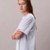 Tricou drept cu logo brodat Tricou drept cu logo brodat