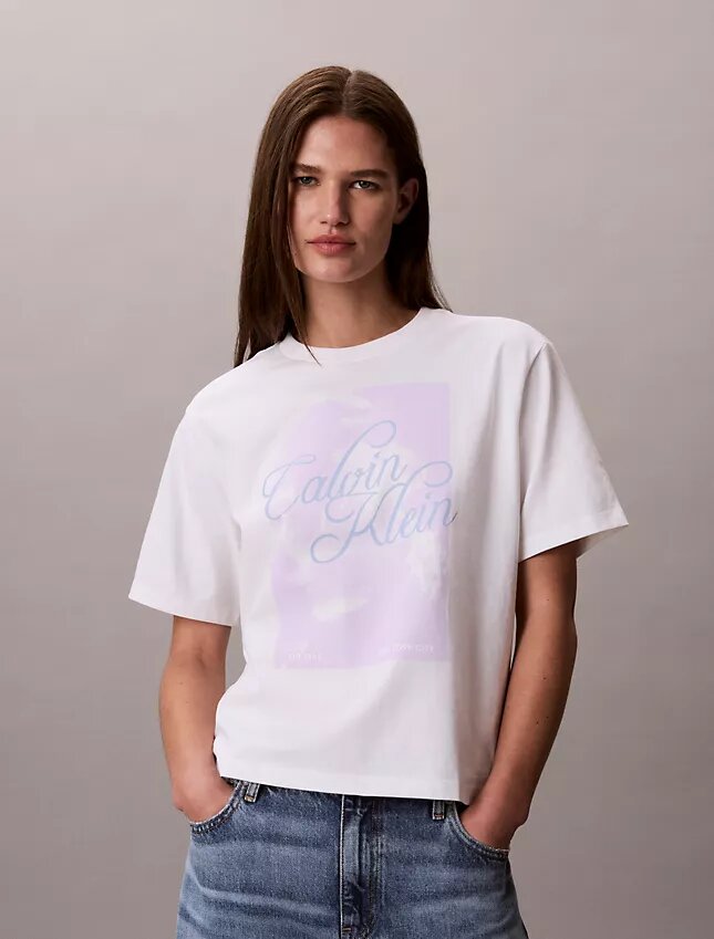 Tricou drept cu logo grafic decolorat Tricou drept cu logo grafic decolorat