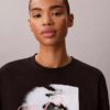 Tricou drept cu logo grafic decolorat Tricou drept cu logo grafic decolorat