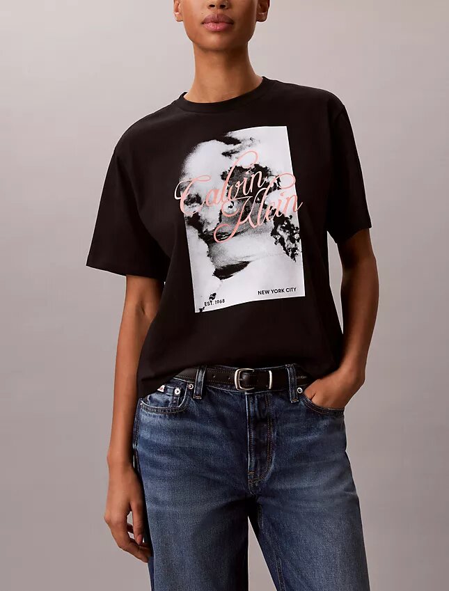 Tricou drept cu logo grafic decolorat Tricou drept cu logo grafic decolorat